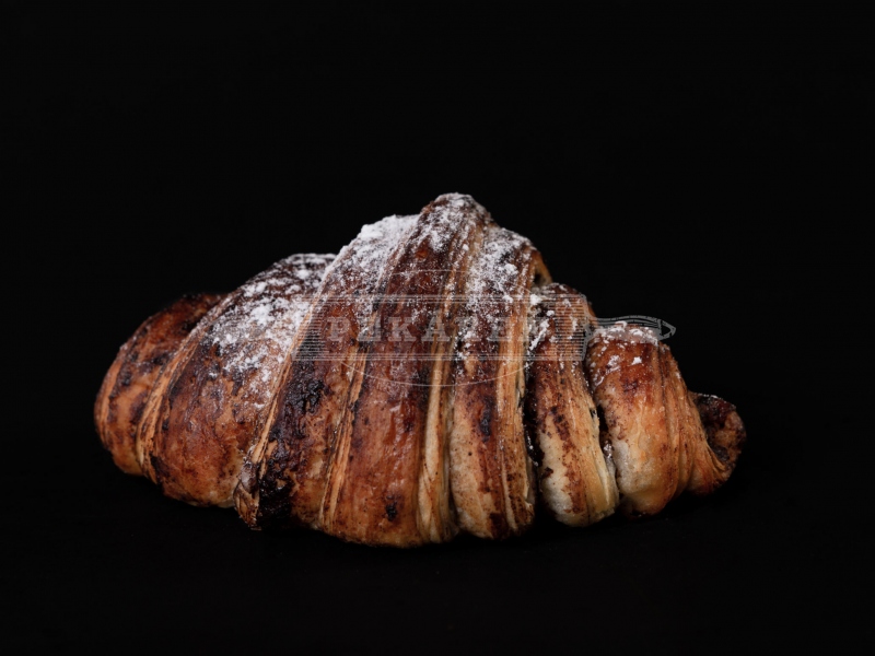Maslový croissant kakaový