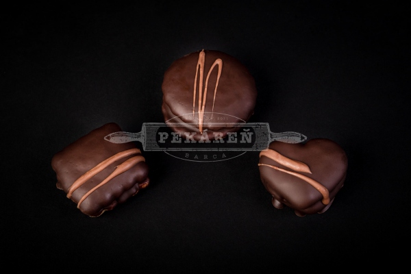 Perníčky plnené, máčané v belgickej čokoláde
